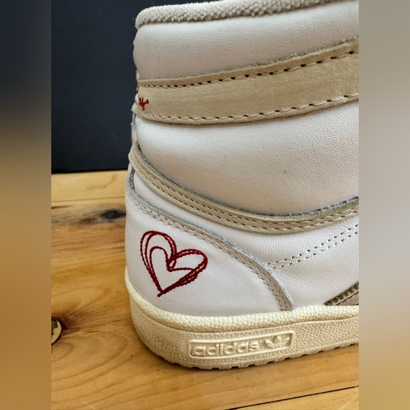 Women’s Adidas Originals Top Ten Basketball Players RB High Top Retro Sneakers - Picture 4 of 9